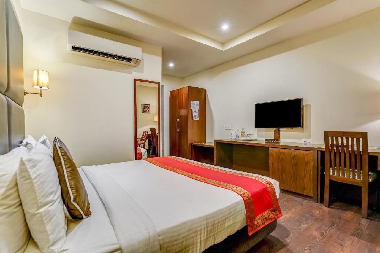 Townhouse 552Hotel Royal Court Jalandhar Bagian luar foto
